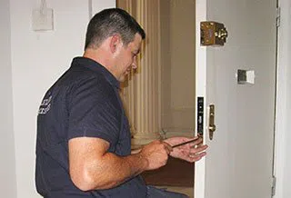 Safe Key Locksmith Service Dallas, TX 214-530-0535 - locksmith-6
